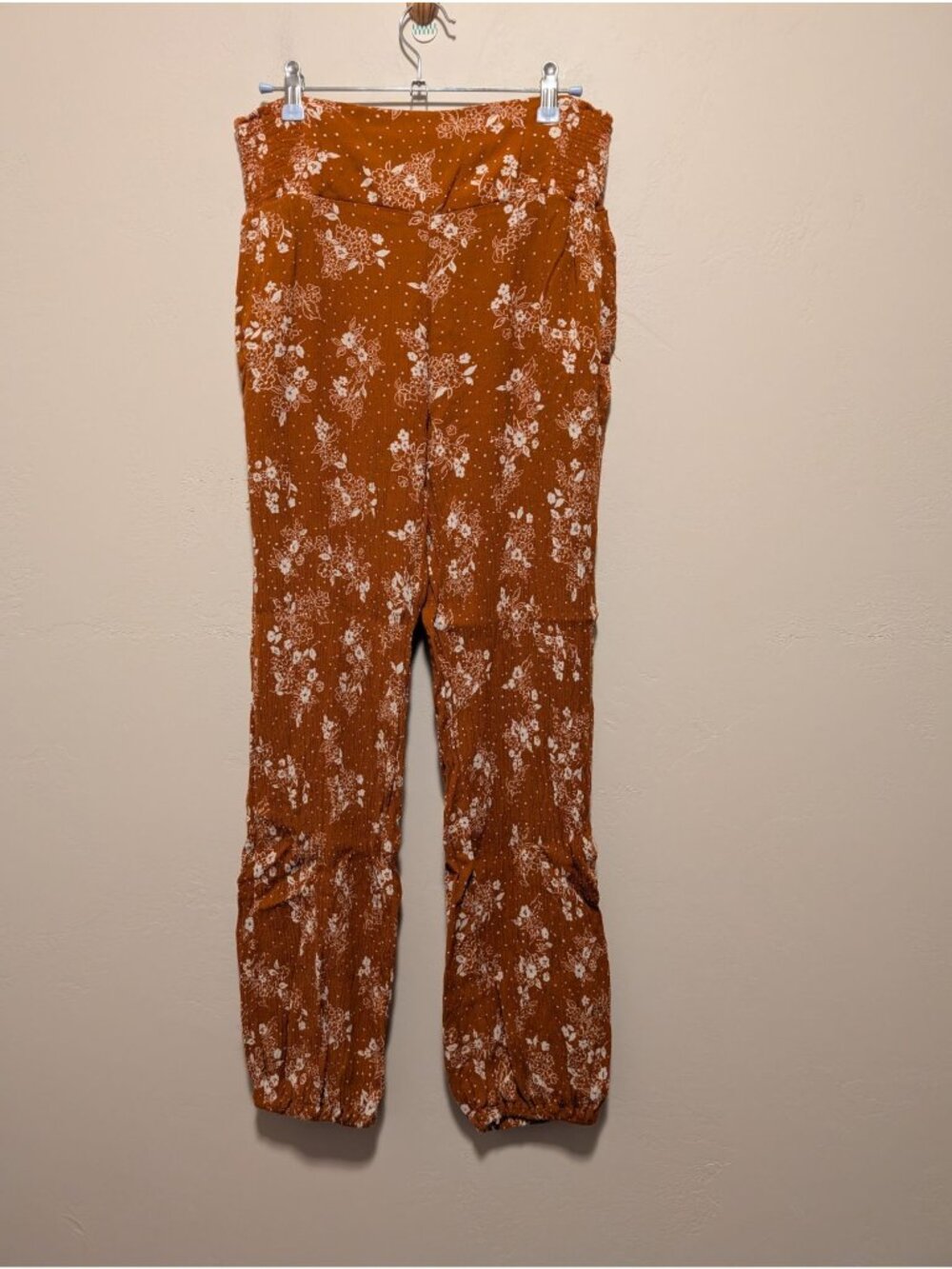 Three Dot Rust Floral Print Elastic Waist Pants